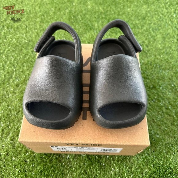 2024 Yeezy Slides 'Dark Onyx' 👟 - Picture 4 of 7